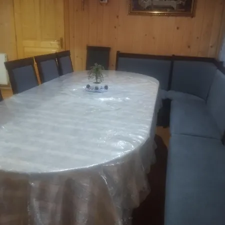 на долоні 1 Летний дом *